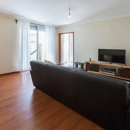 Casa de Férias Beach House In Espinho For 6+ Pax *