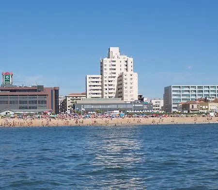 Beach House In Espinho For 6+ Pax *